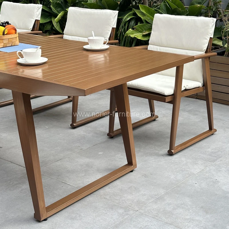 Meja dan kursi makan bingkai aluminium outdoor