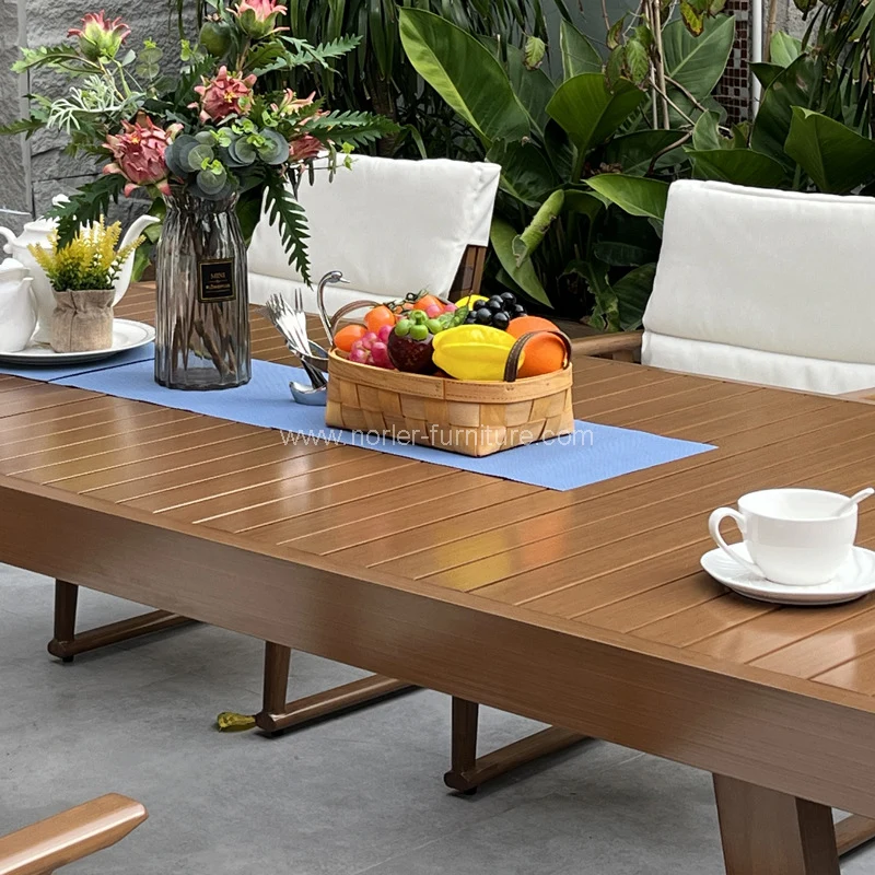 Meja dan kursi makan bingkai aluminium outdoor