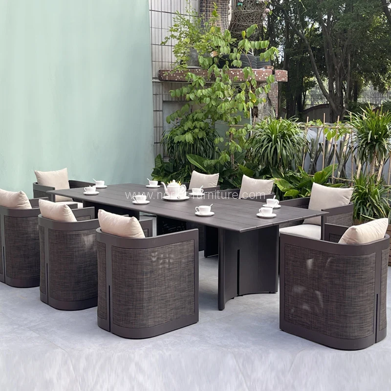Aluminium luar ruangan dengan perangkat makan Textilene
