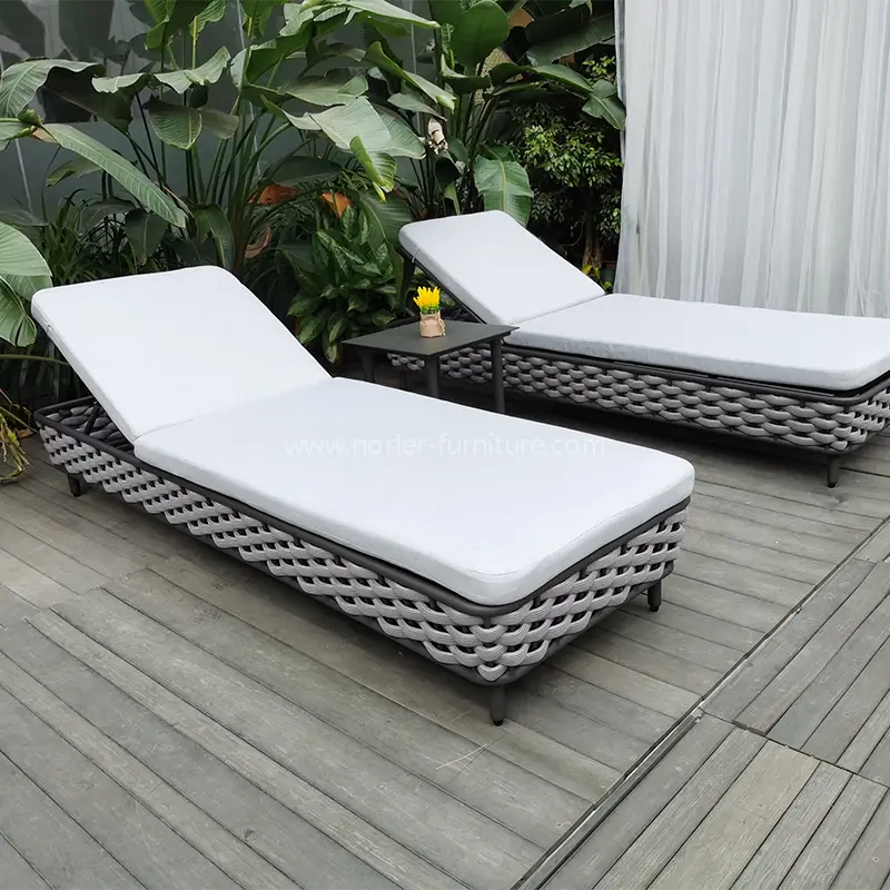 Outdoor Nyaman Rotan Menenun Sun Lounger