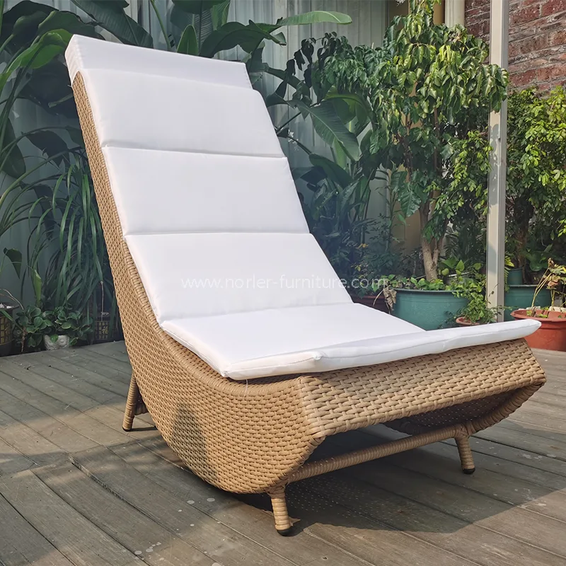 Bingkai Aluminium Luar Ruang Luar Ruang Lounger Sun Rattan