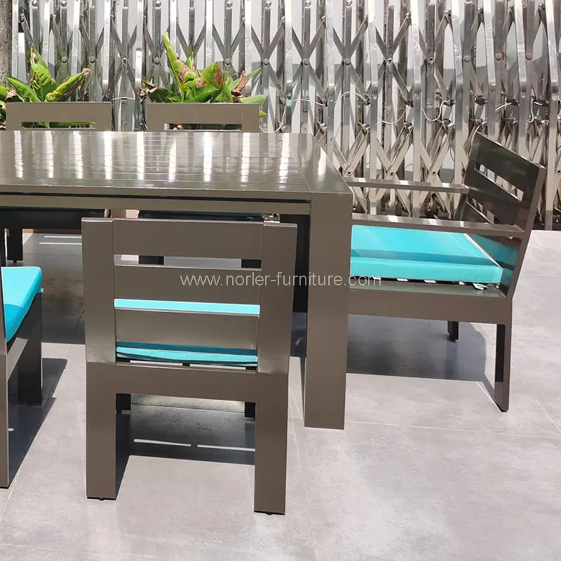 Set Dining Bingkai Aluminium Mewah Luar Ruang