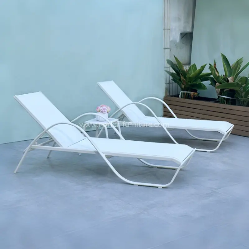 Bingkai aluminium putih Textilene Mesh Sun Lounger